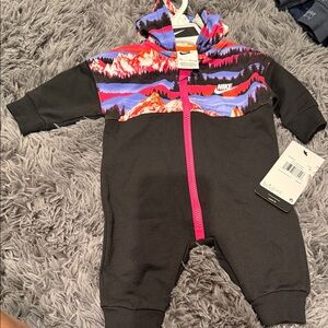Nike Kids Black and Multicolor Hooded Footie